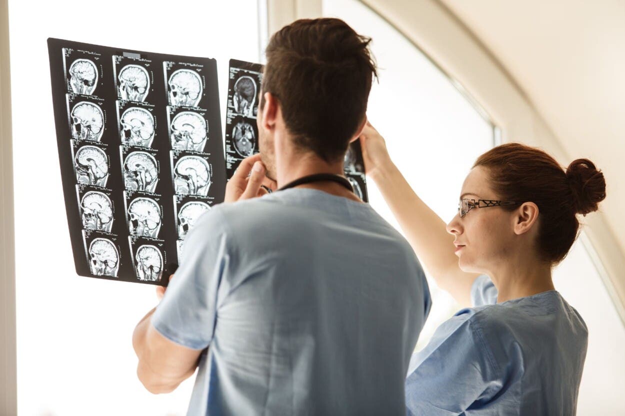 ¿Cómo afecta la desigualdad social al desarrollo cerebral de los niños?