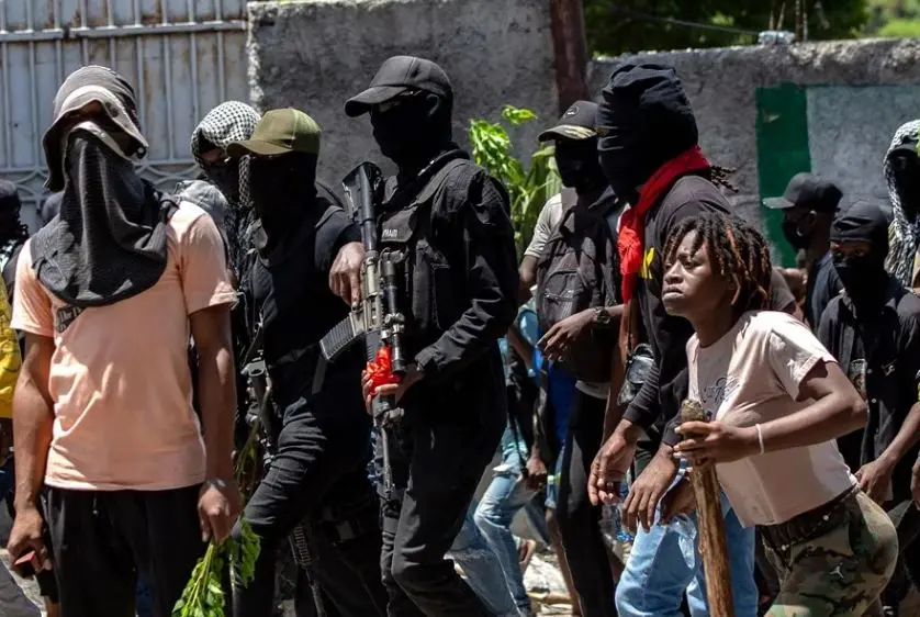 De misión de apoyo a fuerza armada: ONU vota plan para enfrentar pandillas en Haití