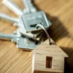Estafa inmobiliaria afecta a cientos de dominicanos en Nueva York, señala cónsul