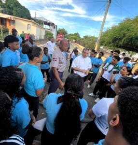 Alumnos de Liceo en Luperón claman por la finalización del centro profesor Elpidio Brito