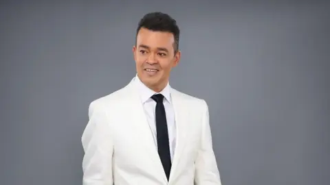 Alex Bueno es dado de alta y continuará estudios médicos en EE.UU.