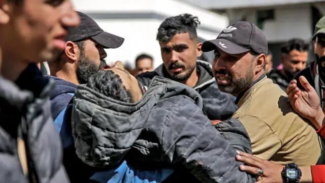Ejército israelí mata a un centenar de palestinos en Gaza durante ofensiva terrestre
