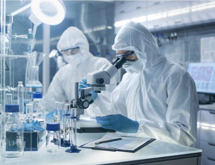 La esperanza de una terapia Por ahora no hay cura para esta enfermedad y los tratamientos son para ralentizar los síntomas, pero Martínez apunta que “los resultados son prometedores y podrían ser un primer paso para más estudios”, y en algún momento “ayudar a diagnosticar el Alzheimer mucho más temprano y también empezar unas terapias más tempranas". 