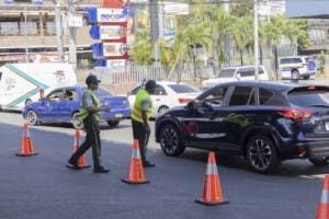 Inician nuevas restricciones de giros a la izquierda en la Kennedy con Núñez de Cáceres