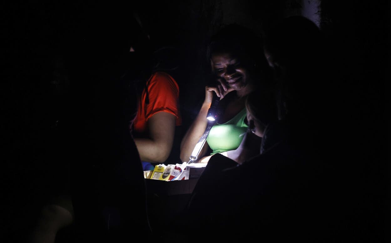 Cuba logra 40 % de su energía tras apagón nacional