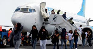 EEUU pagará 4.76 millones a El Salvador ¡por recibir migrantes!