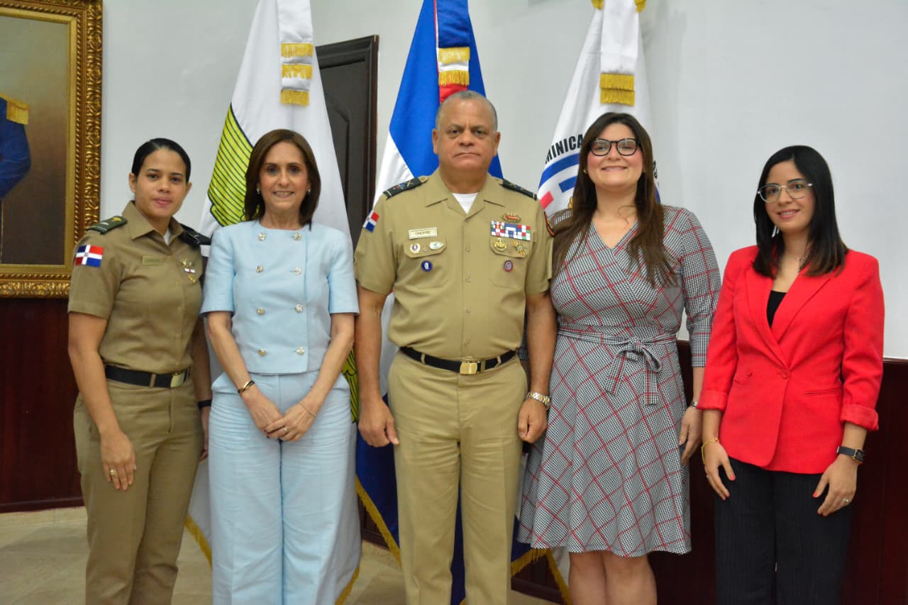 Padres de niños con autismo reciben orientación y apoyo del Ministerio de Defensa