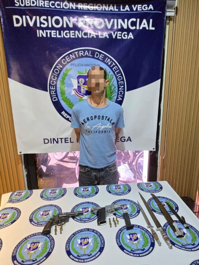 La Vega: Policía ocupa armas de fuego en allanamientos simultáneos