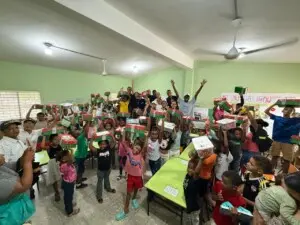 Fundación Lajara y Juventud Empoderada realizan operativo en Baní