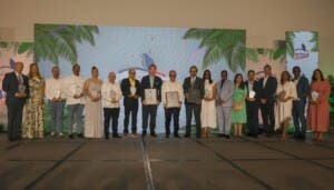 Premio reconoce a Rainieri, Aja y Wehe