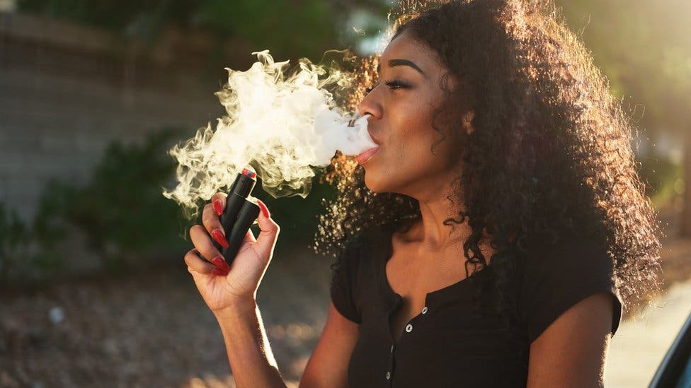 ¿Está el cigarrillo electrónico creando una nueva generación de adictos?