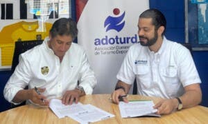 Unidos por el deporte: Adoturd y Santa Fe FC firman acuerdo de colaboración