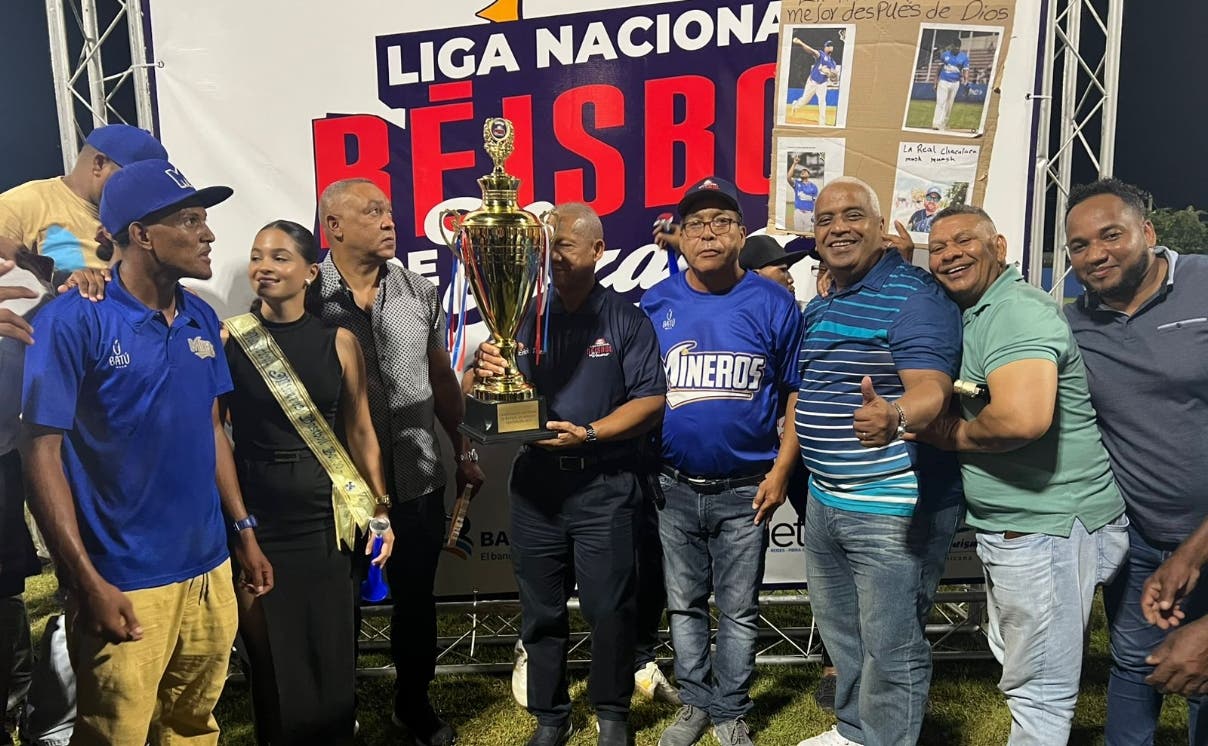 Los Mineros campeonesLiga de Béisbol de Verano