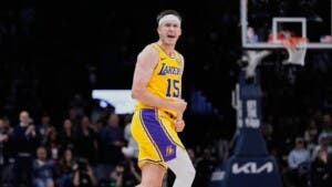 Austin Reaves rescata a los Lakers con actuación magistral