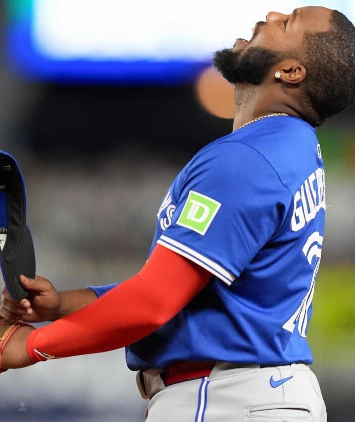Vladimir Guerrero Jr. encendió la chispa con un sencillo productor en la primera entrada, y George Springer aportó otra carrera impulsada.