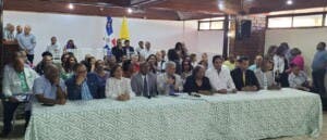 Ya es oficial: Gobierno aumentará hasta un 50 % los salarios de los médicos pensionados