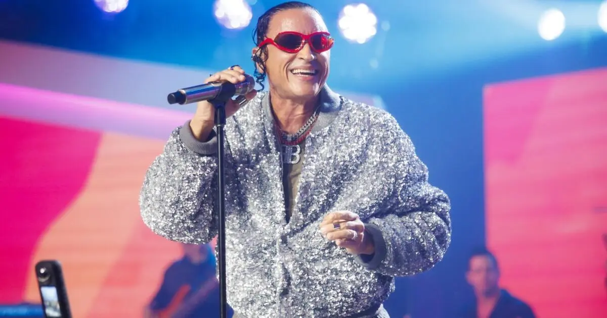 Descubre los artistas dominicanos que actuarán junto a Elvis Crespo en Premios Billboard
