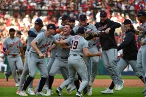 Tigres de Detroit aseguran su lugar en la serie divisional con victoria sobre Marineros Tigres de Detroit aseguran su lugar en la serie divisional con victoria sobre Marineros