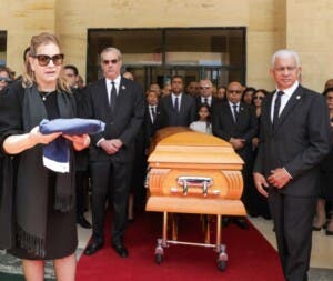Honores y reconocimiento en el último adiós a Vicente Sánchez Baret