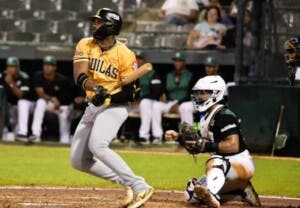 Águilas vencen Estrellas y comandan la tabla del béisbol dominicano
