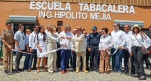 Tabaco y educación: nueva escuela honra a Hipólito Mejía