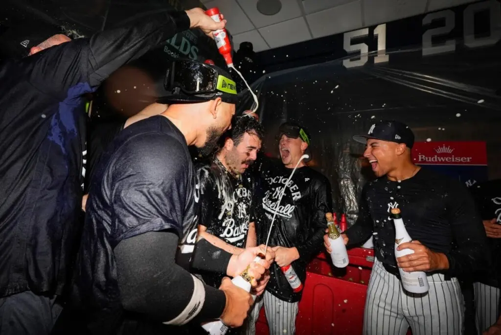 Los Medias Rojas se cavaron su propia tumba con un flojo despliegue defensivo, prolongación de una temporada regular en la que lideraron la MLB con 116 errores.