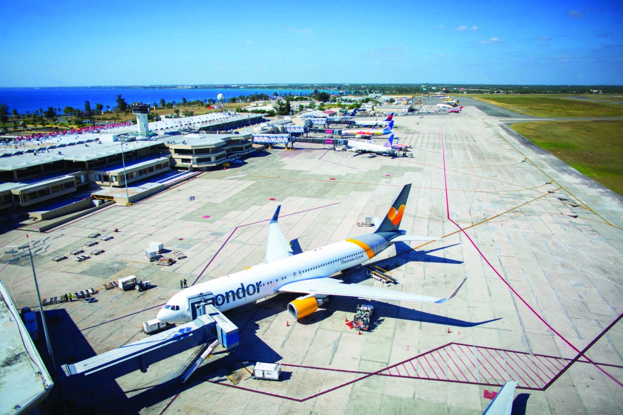 Aeropuertos dominicanos operan normal pese a tormenta Melissa