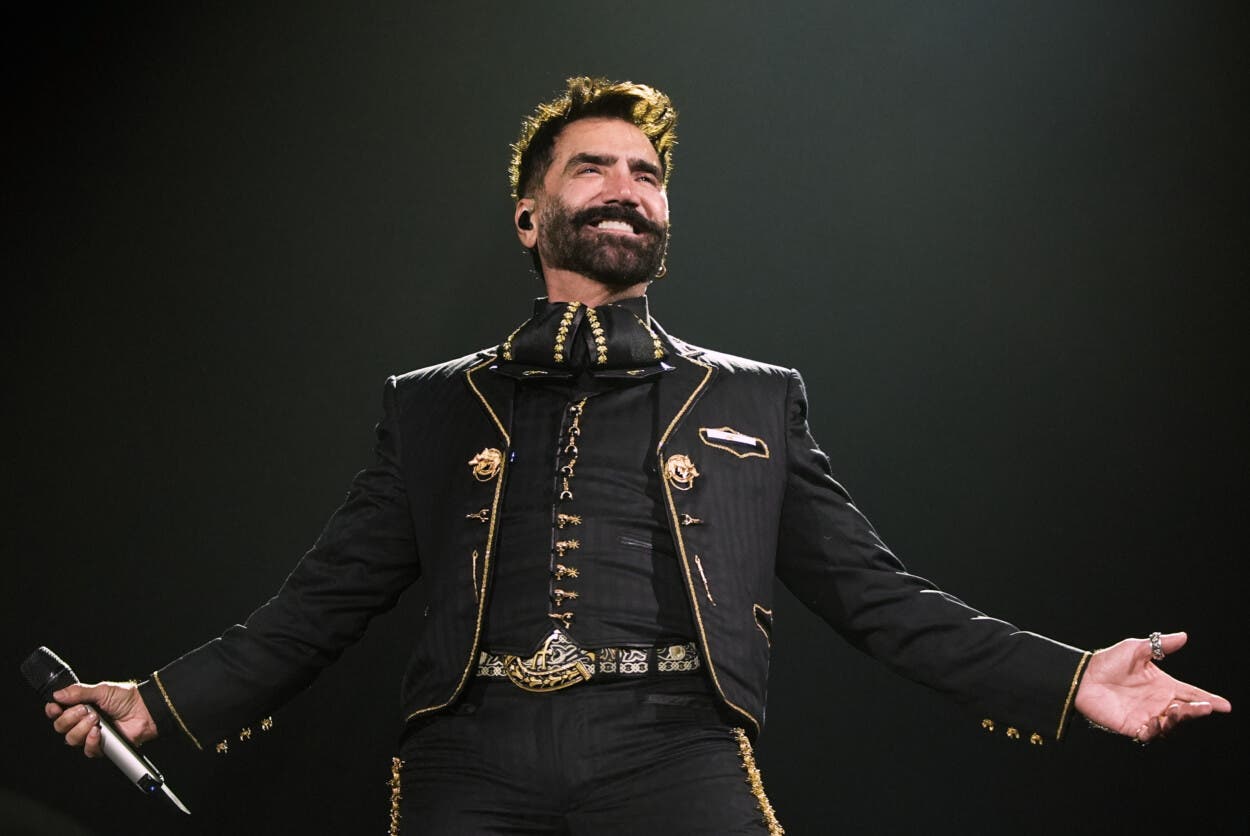 ‘De Rey a Rey’: Alejandro Fernández rinde homenaje a su padre en México