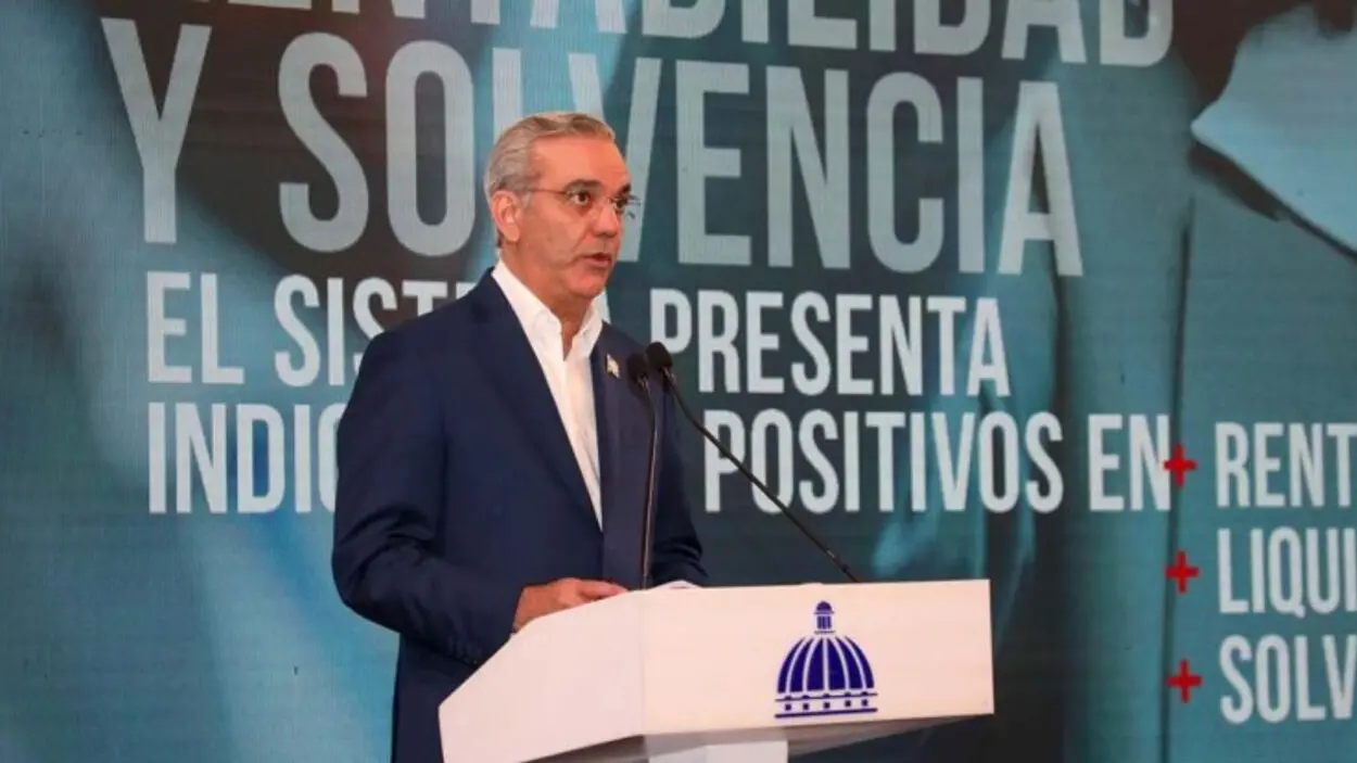 Abinader destaca estabilidad del sistema financiero nacional con activos superiores a los RD$4 billones y crecimiento ininterrumpido de 85.6%