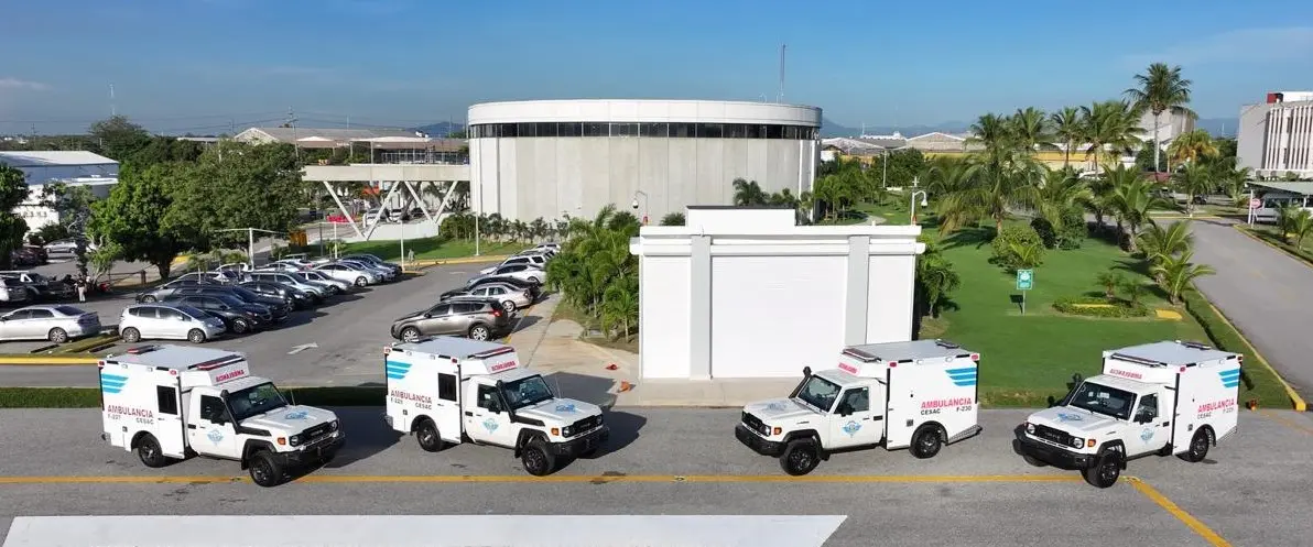 MIDE entrega 4 ambulancias todo terreno al CESAC para reforzar respuesta médica en aeropuertos