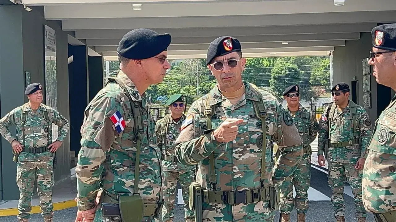 Comandante del Ejército supervisa brigadas y unidades en remodelación