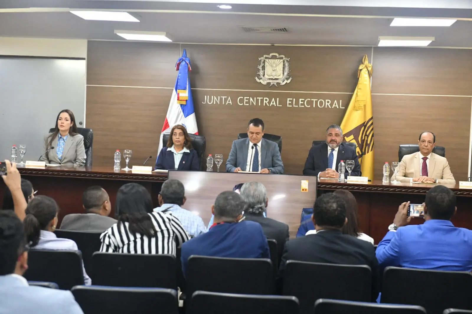JCE asegura transparencia en licitación de nueva cédula de identidad y electoral