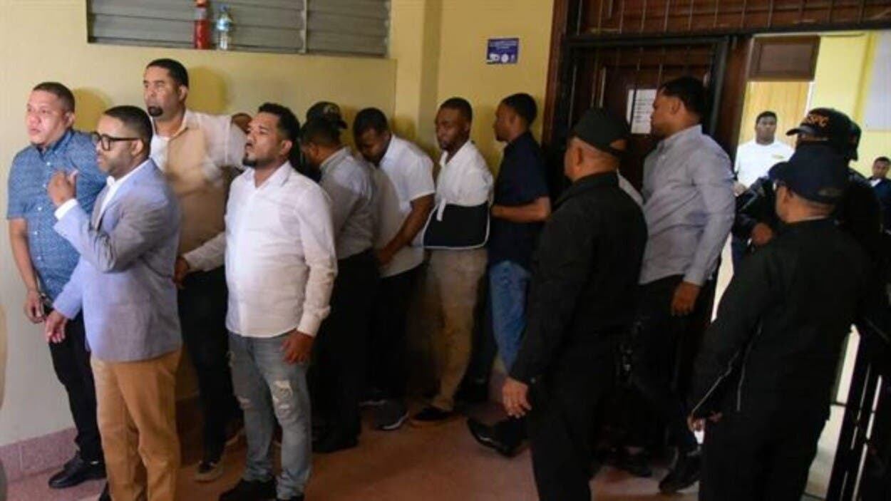 Dictan coerción contra 11 policías acusados de matar cinco hombres en La Barranquita