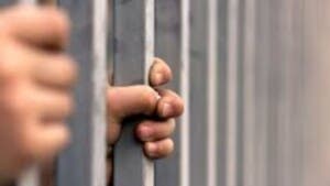 Envían a prisión a hombre acusado de herir con arma blanca a otro ciudadano