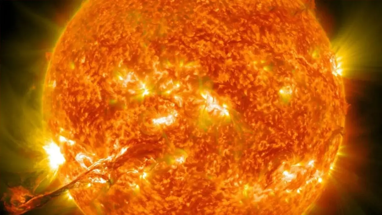 China pone en marcha telescopio para observar el campo magnético solar en infrarrojo medio