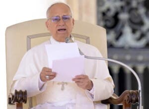 El papa llama a una nueva distribución de la riqueza