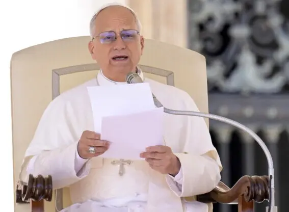 El papa llama a una nueva distribución de la riqueza