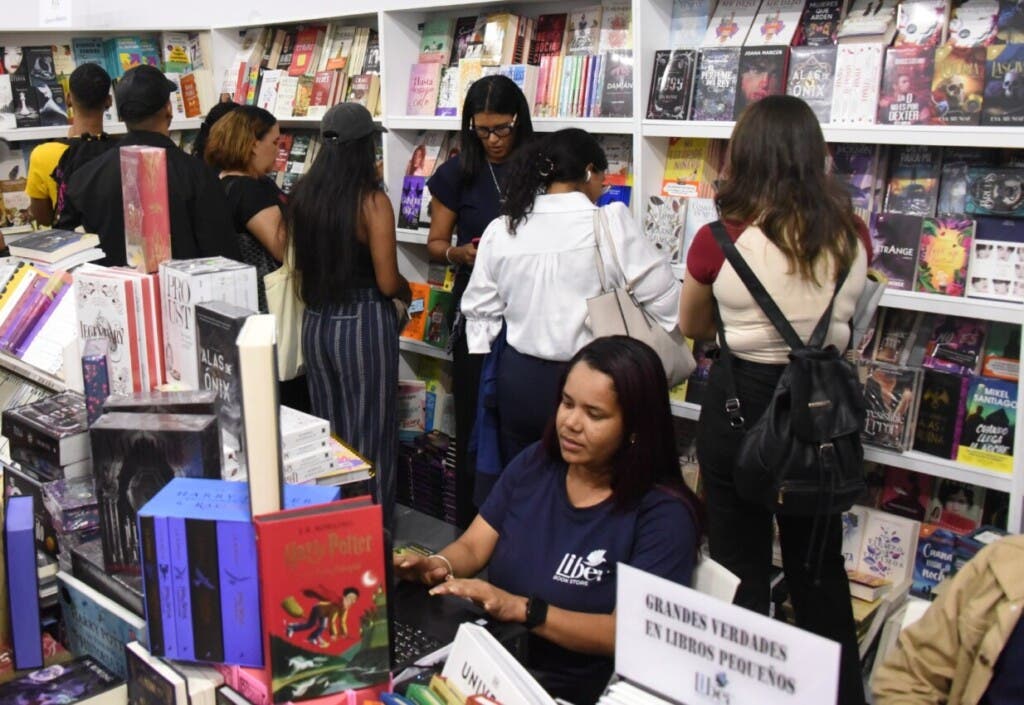 Feria del Libro 2025 cierra con récord de asistencia y más de 75 millones en ventas