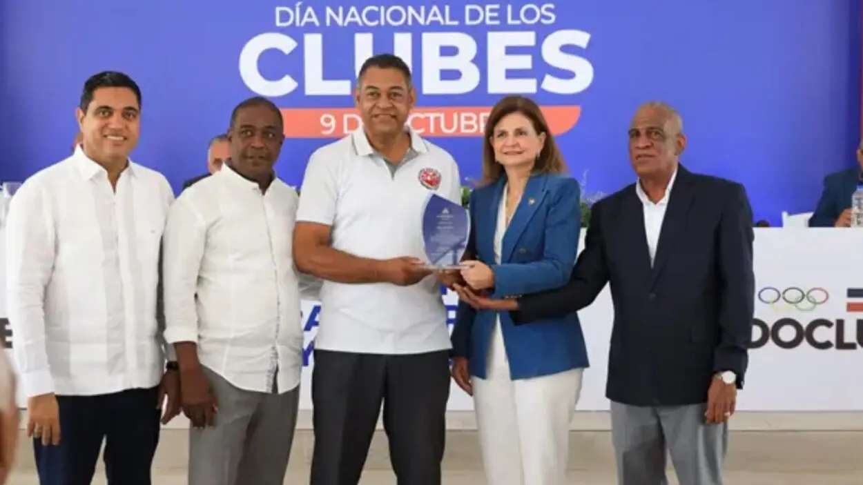 Gobierno anuncia inversión de RD$2,000 millones en infraestructuras deportivas durante el Día Nacional de los Clubes