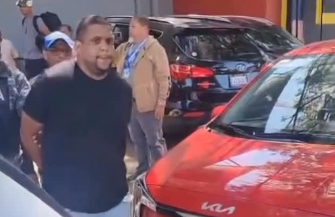 Hombre acusado de múltiples asaltos en el Ensanche Ozama se entrega a la Policía Nacional