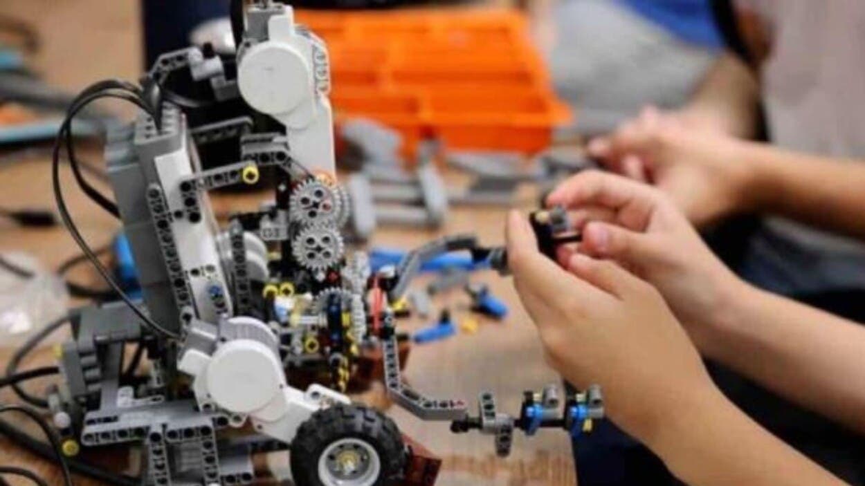 Industria dominicana enfrenta déficit de personal en áreas STEM, advierte AIRD