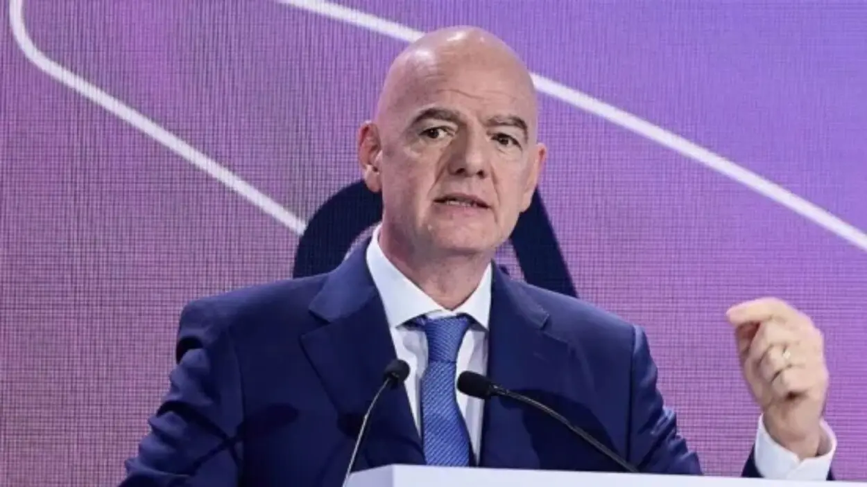 Infantino abre la puerta a cambiar las fechas de los Mundiales para evitar el calor del verano