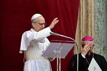 El papa dice que la inteligencia artificial nunca podrá sustituir la cercanía de un médico