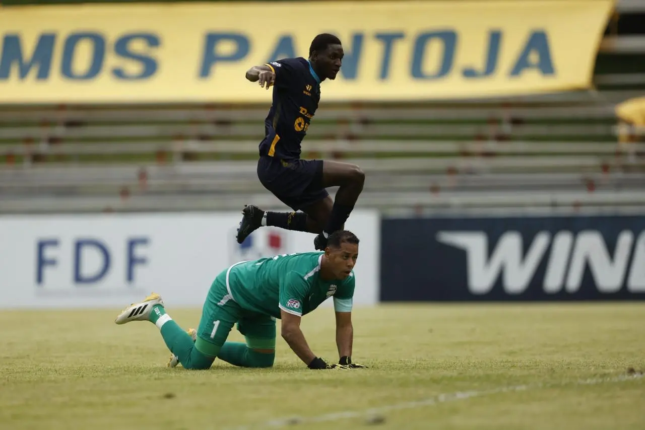 Pantoja vence a Cibao FC y sigue líder del fútbol dominicano