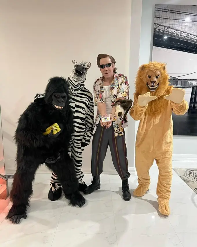 Romeo Santos se transforma en Ace Ventura para anunciar su nuevo álbum