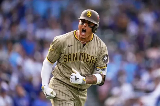 Los Padres se imponen a los Cachorros con el poder de  Manny Machado y Mason Miller