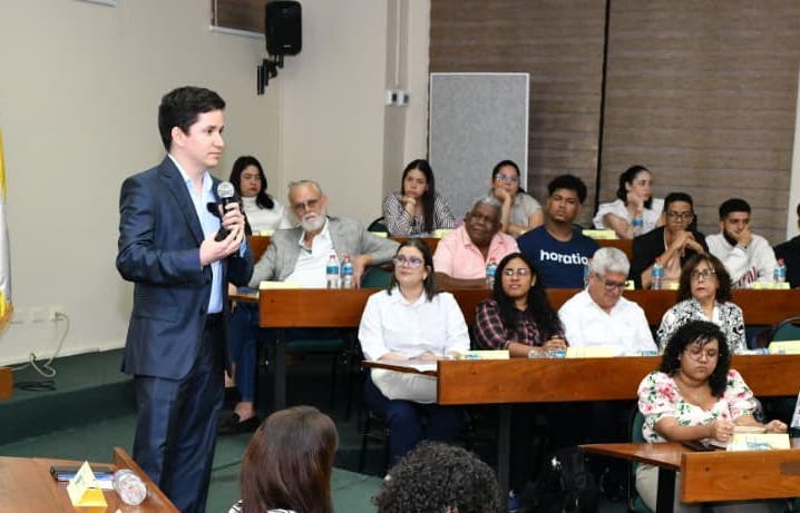Experto llama a América Latina a usar IA para resolver desafíos sociales y ambientales