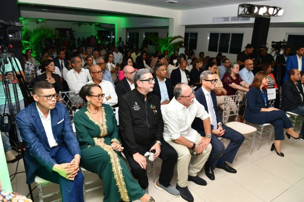 La campaña cuenta con la participación de los reconocidos especialistas Alexandra Hichez, Héctor Guerrero Heredia y Ricardo Nieves, y fue presentada en el marco del Día Mundial de la Salud Mental, que se conmemora el 10 de octubre.