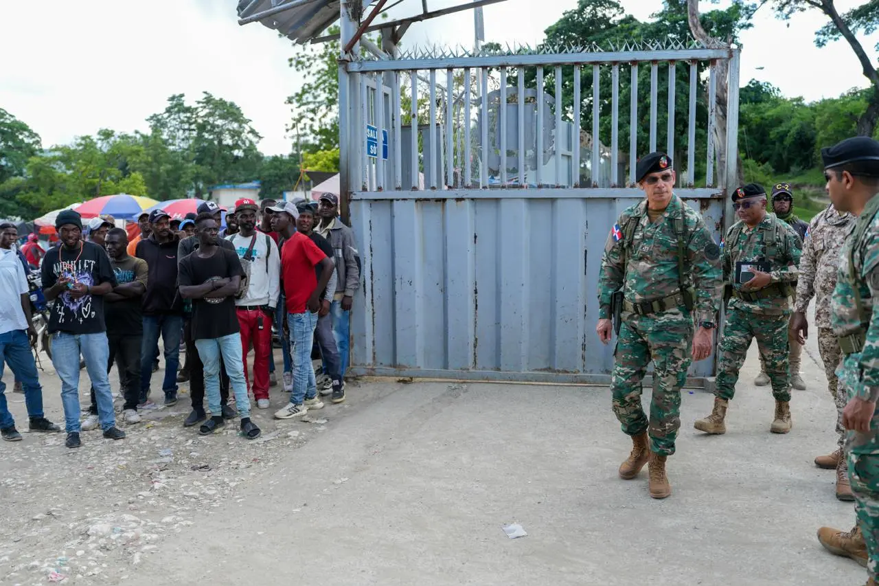 Comandante del Ejército supervisa operaciones en la frontera con Haití