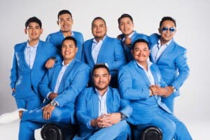 Agrupación de cumbia se presenta con chalecos antibalas tras tiroteo en Perú
